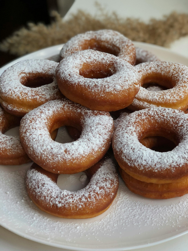 Plate of sugary donuts